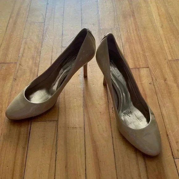 Coach nude patent  leather round toe pumps - Picture 1 of 7